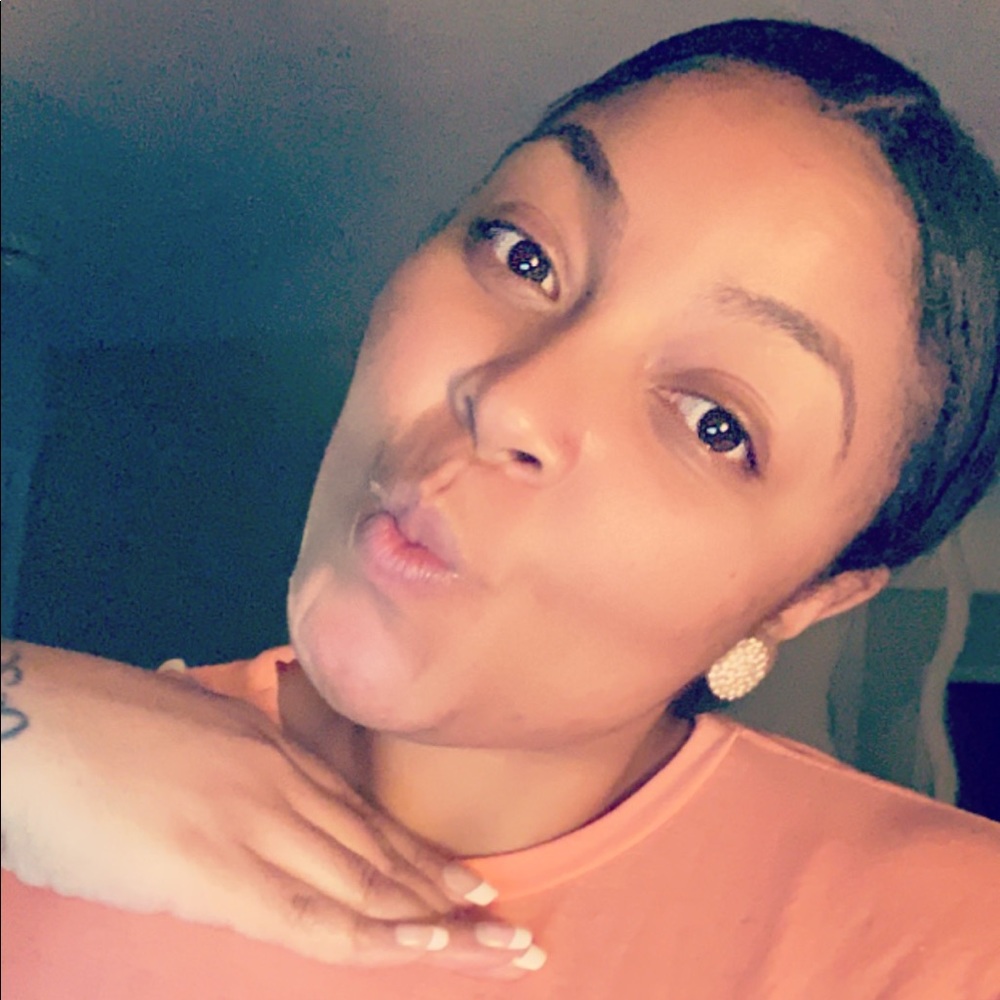 Meet your Posher, Aishia